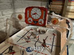 1962 H-30 Munro Electric National table Hockey game, has glass, nice condition