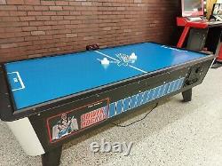 Arcade air hockey table