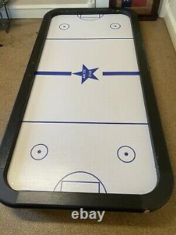 Arctic Star Air Hockey Table 7 ft. Excellent condition electronic score board