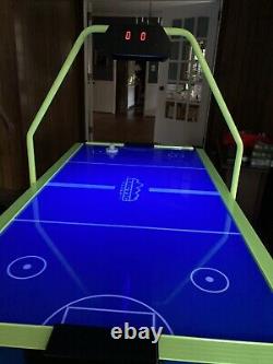 Dynamo air hockey table