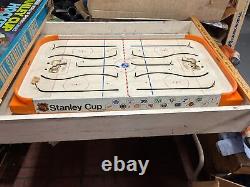 Vtg 1971 Caleco Stanly Cup Hockey Table Canadians Flyers complete